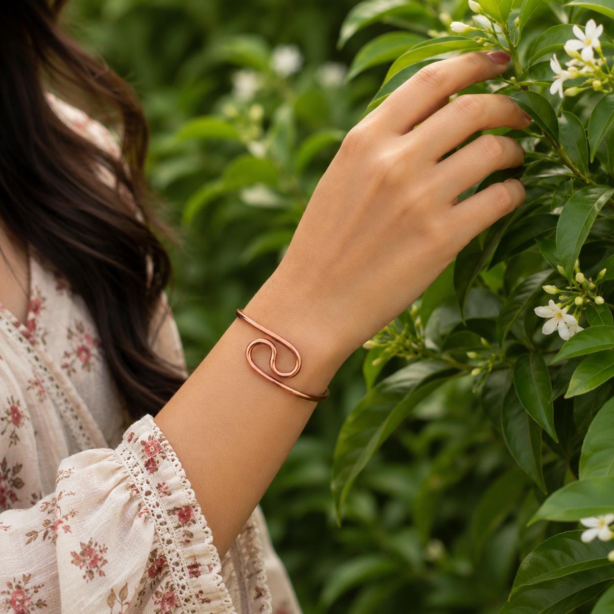 Handmade Copper Bangle, Infinity Copper Cuff Bracelet,  Adjustable Open Bracelet, Minimalist Artisan Jewelry, Gift for Women